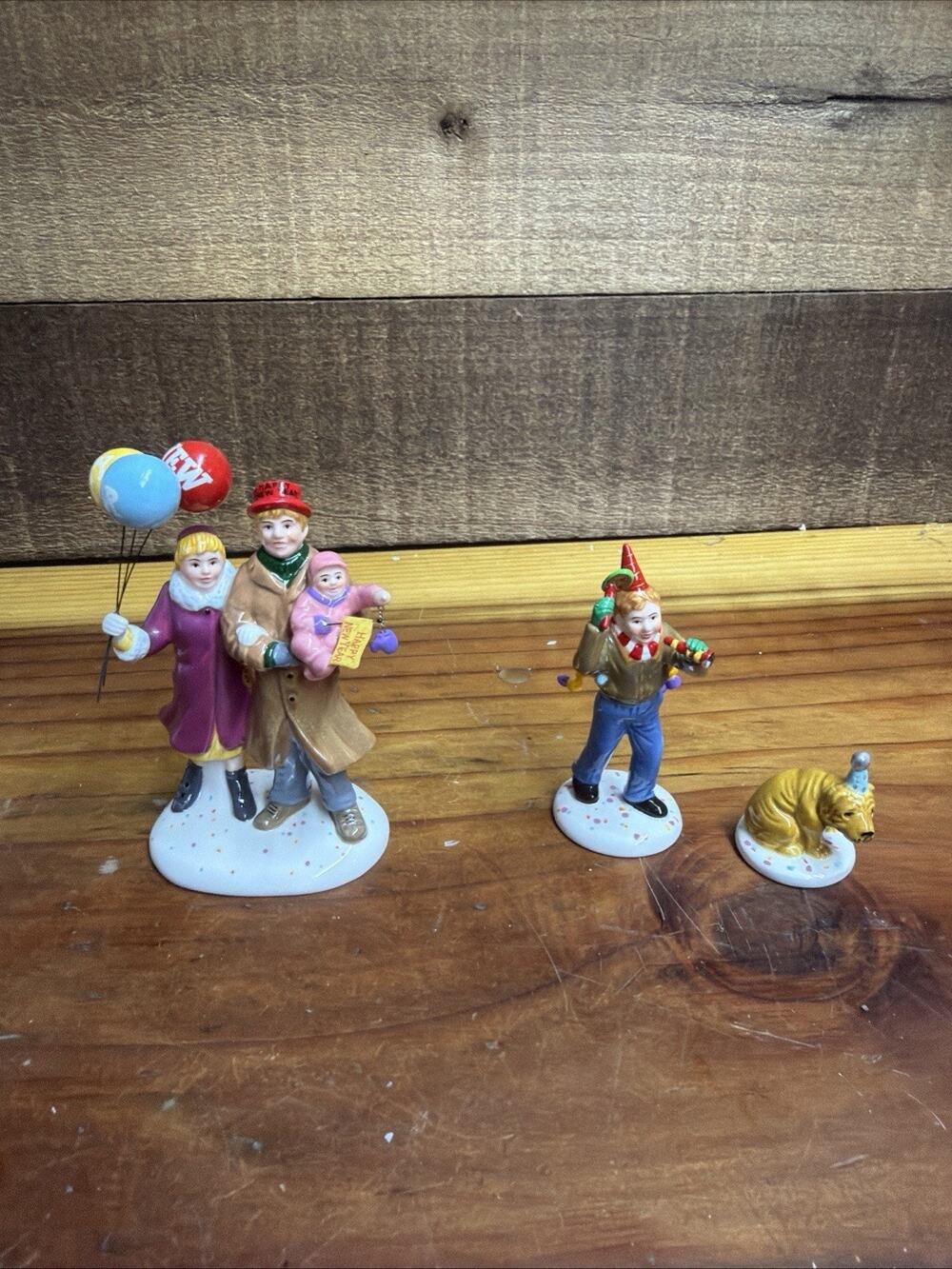 Dept 56 Snow Village Accessory "Happy New Year" #55124 Set Of 3 In Box